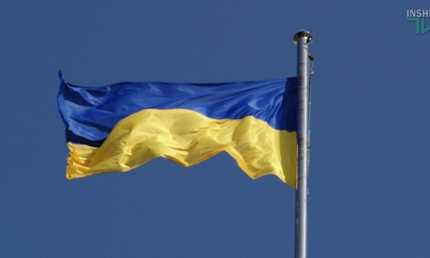 На Соборной площади состоялась Торжественная церемония поднятия большого Государственного Флага Украины