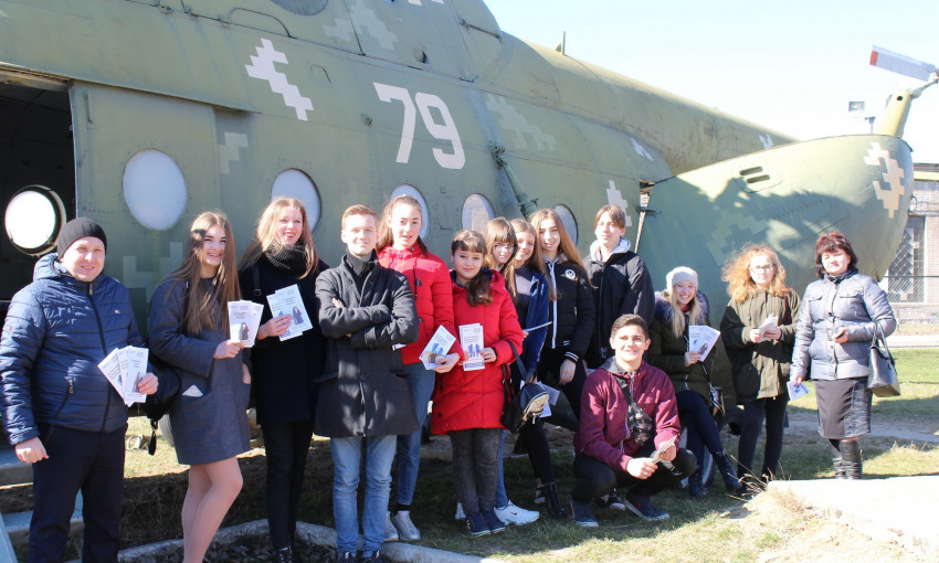 В рамках проекта «От мечты к действию» николаевские школьники побывали на экскурсии в 79-й десантно-штурмовой бригаде