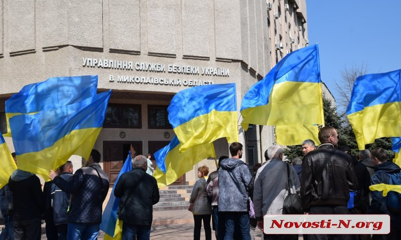 В Николаеве под СБУ митингует фирма, которой не дают импортировать стекло из Евросоюза