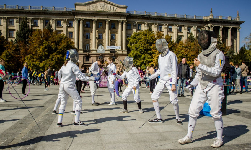 Николаевцы отпраздновали День физической культуры и спорта на главной площади города