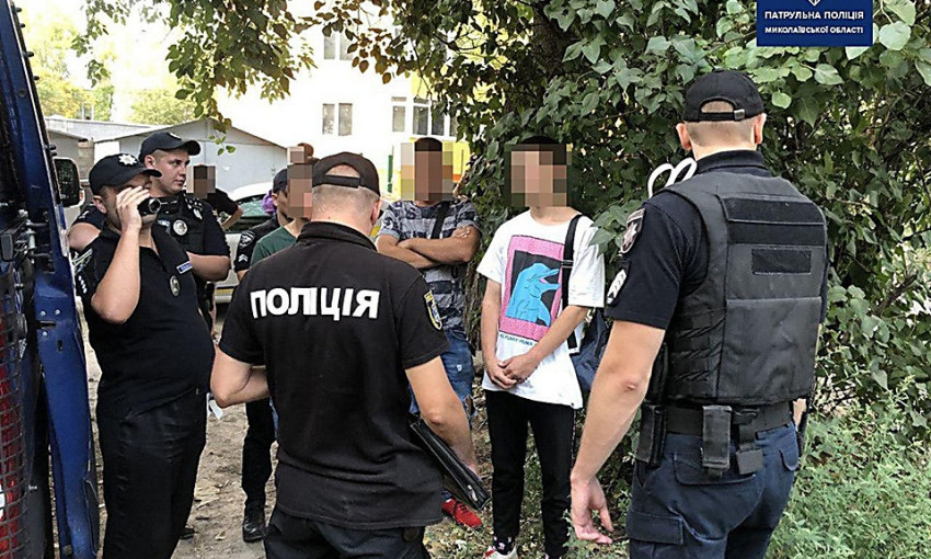 В Николаеве патрульные задержали трех закладчиков наркотиков