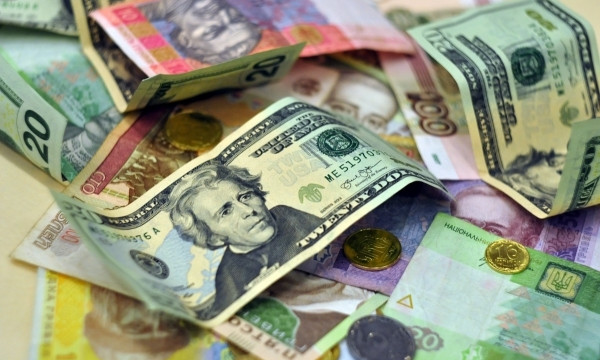В Николаеве стремительно растут евро и доллар