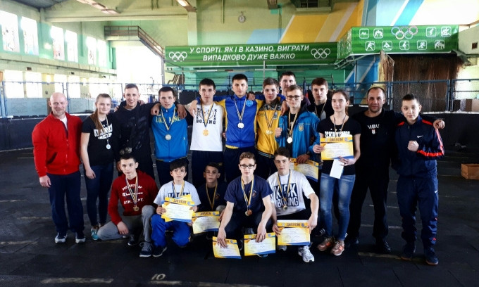 Николаевские кикбоксеры заняли первое место на Чемпионате Украины