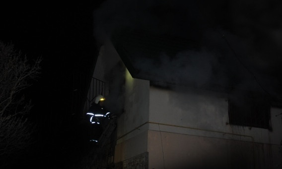 В Николаеве при странных обстоятельствах сгорела двухэтажная дача