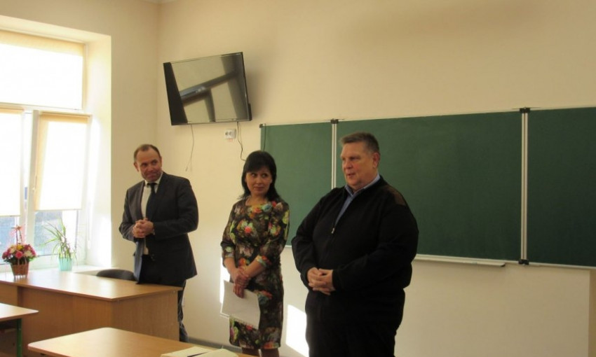 В Николаеве коллективу школы №36 официально представили нового директора