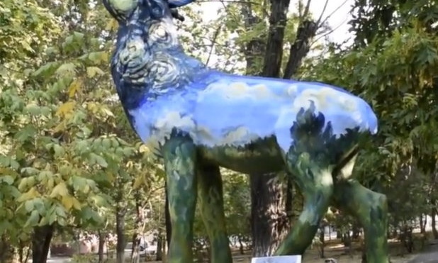 На территории николаевской горбольницы отреставрировали скульптуру оленя