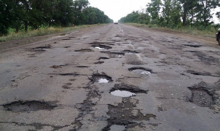 Аварийную дорогу Николаев-Днепр начали ремонтировать