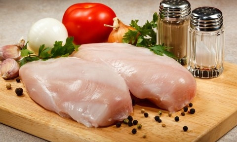 В куриной грудке обнаружена сальмонелла: николаевцев просят сообщать о продаже продукта