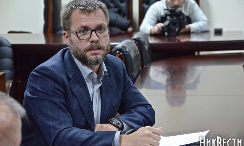Нардеп Вадатурский считает, что активистов нельзя пускать на сессии облсовета: «Кто-то занесет бомбу, дальше что?»