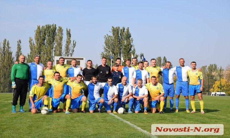В Николаеве товарищеским «Матчем Легенд» на новом поле отметили 110-летие футбола в городе