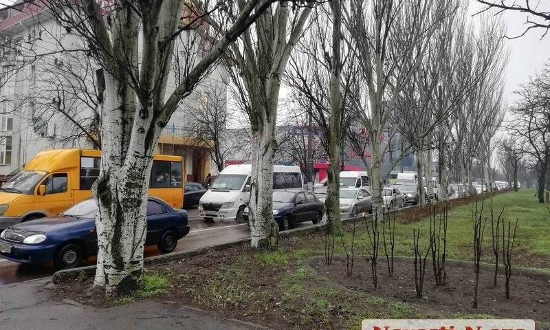 Из-за аварии на Пушкинском кольце на проспекте возникла огромная пробка