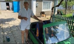 Пенсионер на Николаевщине смастерил электромобиль (видео)