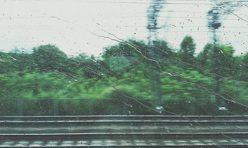В поезде «Николаев-Киев» во время дождя вода текла прямо в вагон