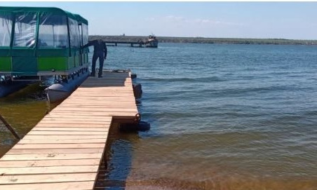 С 1 мая из Николаева в Новобогдановку начал курсировать речной трамвайчик