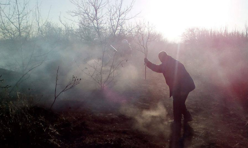 За неделю николаевские пожарные 54 раза выезжали тушить пожары на открытой местности
