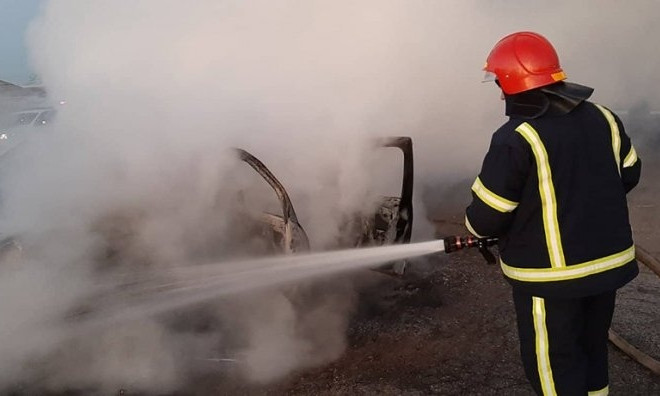 На Николаевщине посреди дороги загорелся автомобиль