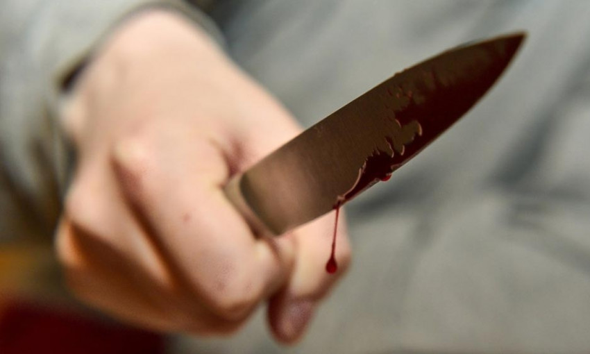 В Еланецком районе мужчина заступился за сына и ранил обидчика ножом в живот