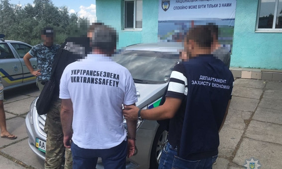 В Коблево на взятке задержан замначальника Укртрансбезопасности Николаевщины