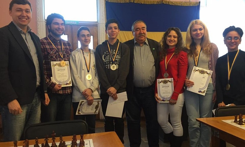 В активе николаевской команды шахматистов серебряная и бронзовая медали 