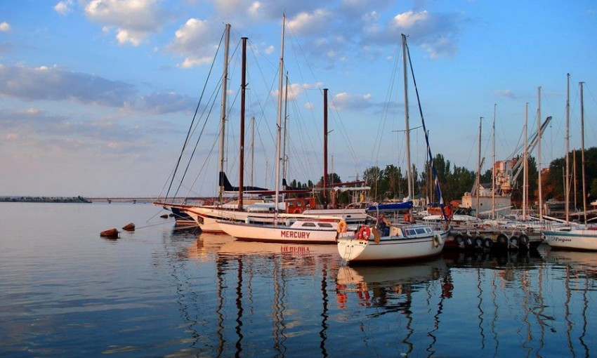 Парусная визитка города: в сети показали атмосферные фотографии николаевских яхт