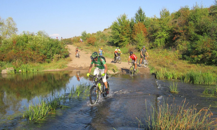 Велосипедисты исколесили десятки населенных пунктов Николаевщины в рамках пробега «Ровером по Гарду»