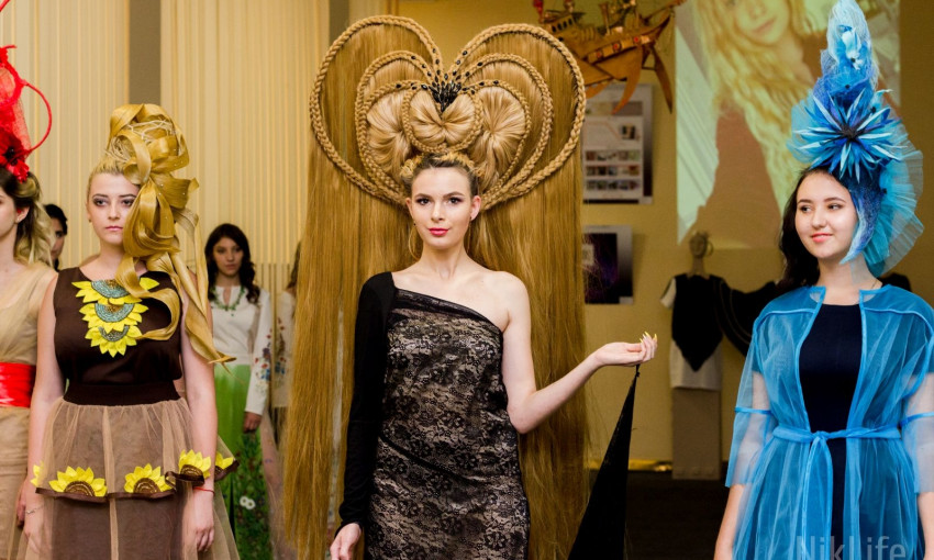 Необычные наряды и fashion-показ: николаевские студенты-дизайнеры открыли выставку «Південь-Style 2019»