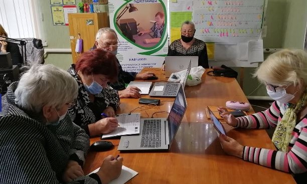 В Николаевке открылась компьютерная школа для пожилых людей 