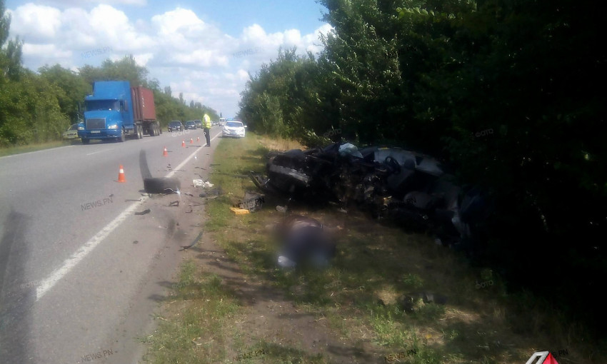 Около Николаева грузовик протаранил «BMW» – погиб водитель легковушки 