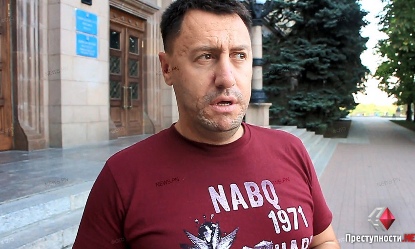В Николаеве депутату Ентину полицейские вручили протокол о коррупции