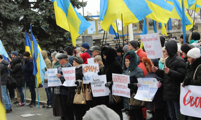 В Николаеве прошёл массовый митинг «Крым - это Украина»