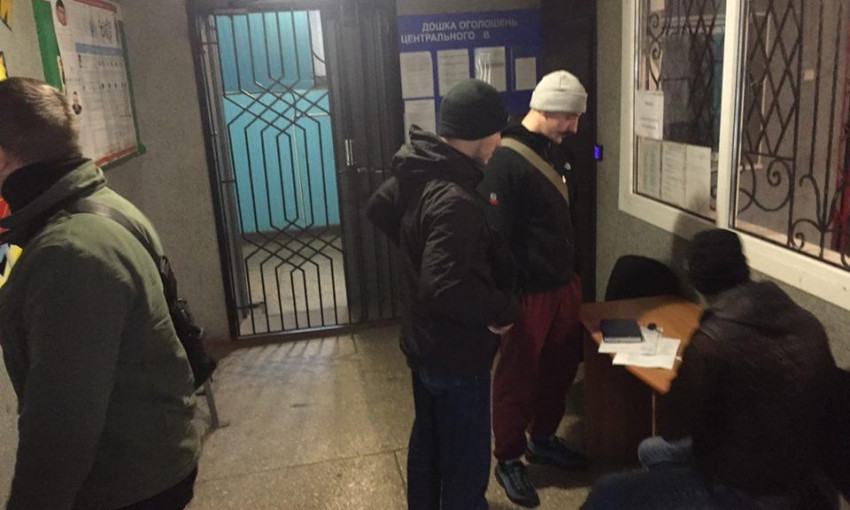 Николаевские активисты дали городской власти «небольшое время» на снос табличек, прославляющих коммунизм