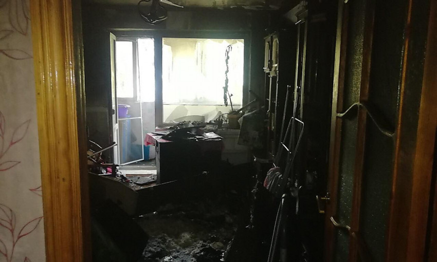 В Николаеве горела квартира в пятиэтажке – из огня спасли собаку