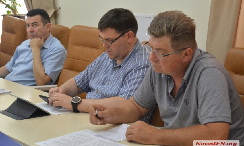 «Постановка просто ублюдочная»: депутаты поскандалили из-за коммунального транспорта Николаева