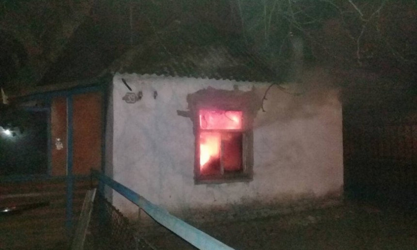 В Николаеве горел жилой дом: спасен мужчина