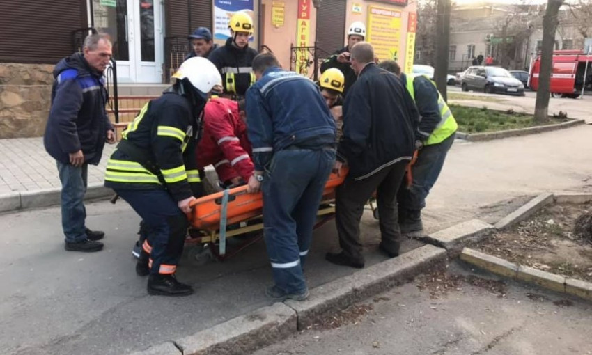 В Николаеве во время ремонта канализационного коллектора пострадал рабочий