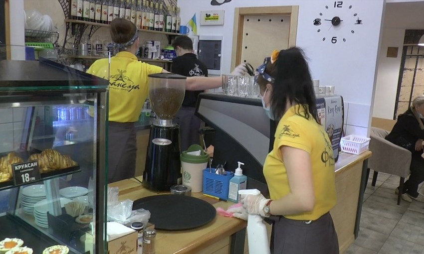 В кафе и ресторанах Николаева теперь обслуживают не только на летних площадках
