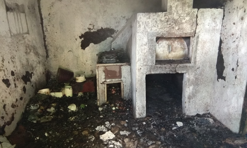 При пожаре в летней кухне погиб владелец дома