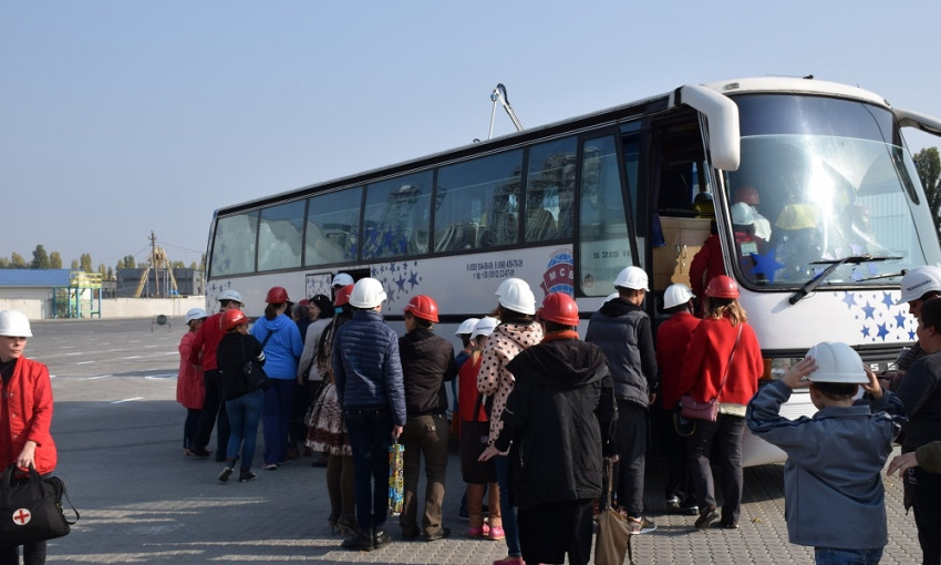 «Ника-Тера» устроила для юных горожан с особыми потребностями автобусную экскурсию