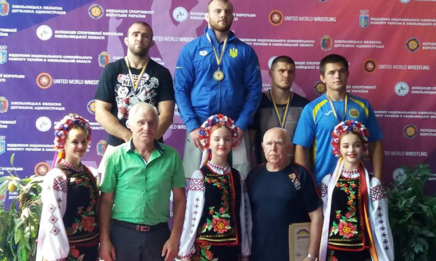 На Кубке Украины по вольной борьбе николаевский спортсмен завоевал бронзовую медаль