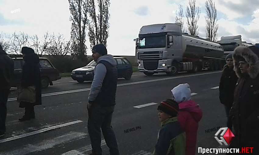 На Николаевщине жители села, неделю просидевшие без воды, перекрыли трассу