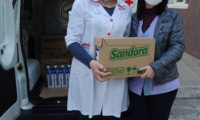 Перед пасхальными праздниками николаевским больницам передали 1400 литров сока