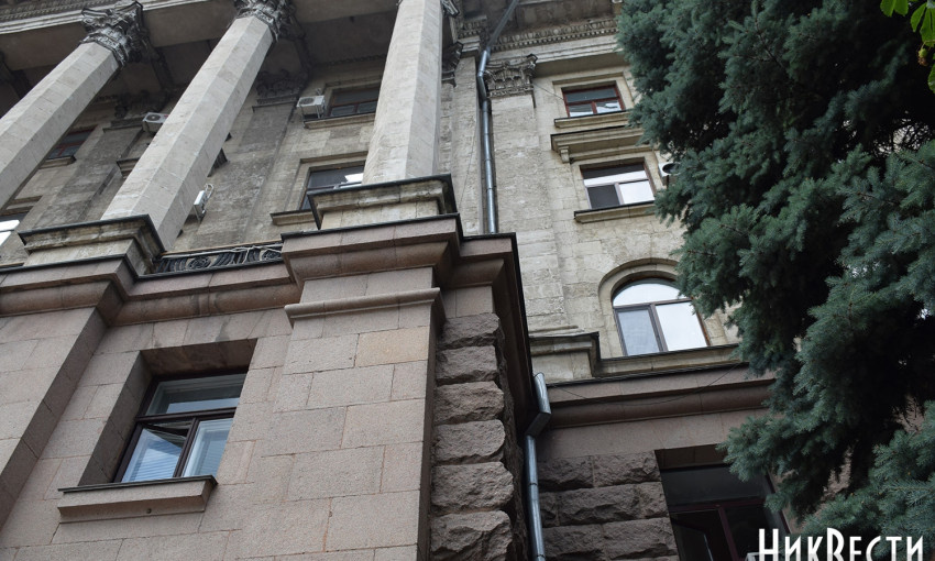 Сенкевич через балкон сбежал из своего кабинета, скрывшись от полицейских
