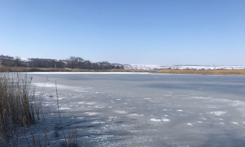 На реке Арбузинка под лед провалились двое мужчин, один из них погиб