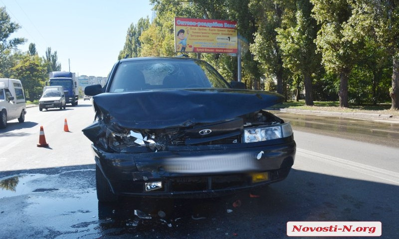 В Николаеве столкнулись ВАЗ и «Шкода» — пострадал пассажир