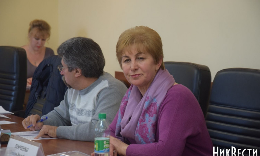 Депутат Демченко не убедила коллег проводить выездную комиссию в Воссиятском, где бастуют люди, и отправилась туда сама