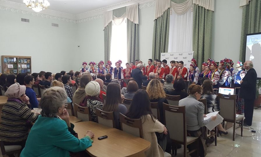 Николаевская библиотека провела конференцию, посвященную 165-летию Николая Аркаса