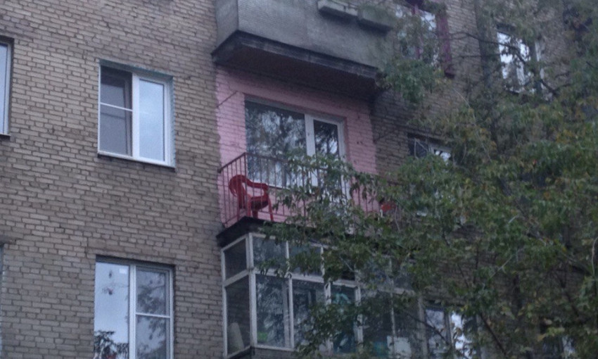 В Николаеве с балкона многоэтажки выпала женщина
