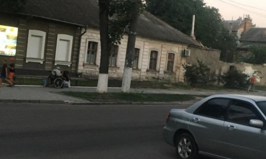 Жители Николаева возмущены соседством с притоном, который находится рядом с прокуратурой
