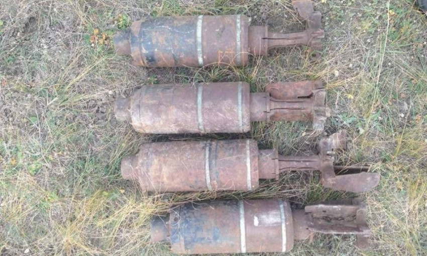 На Николаевщине агроном нашел в поле артиллерийские снаряды