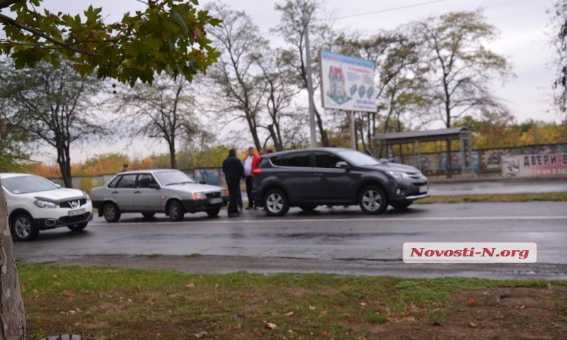 ДТП на Богоявленском проспекте при участии автомобилей ВАЗ 21099 и Toyota RAV4